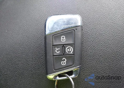 2022 Volkswagen Atlas Cross Sport 3.6L V6 Se W/Technology z USA, uszkodzony, nr VIN 1V2KE2CAXNC213911